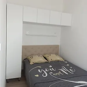 https://maison-rue-calme-dans-village.fr-provencehotel.com